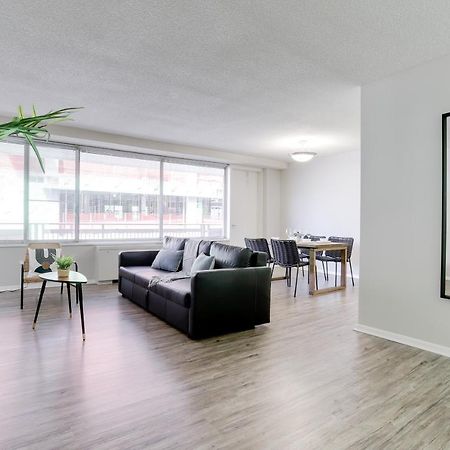 Modern Apartment At Crystal City Arlington Exterior foto