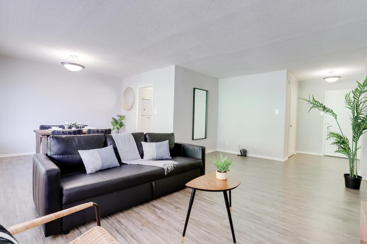 Modern Apartment At Crystal City Arlington Exterior foto